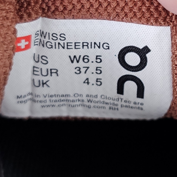 On Running Women's Cloud Dip Shoes sz 6.5US/ 37.5EU GRAPE/PEBBLE (& Extra Laces) - Picture 10 of 12